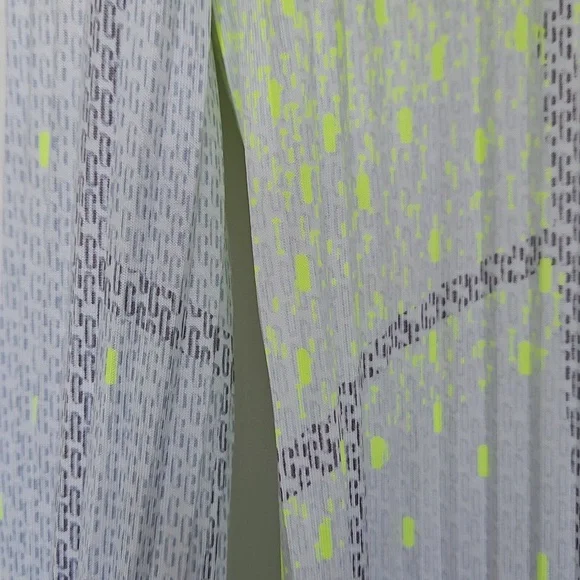 Lucky In Love, Small - Picture 4 of 5